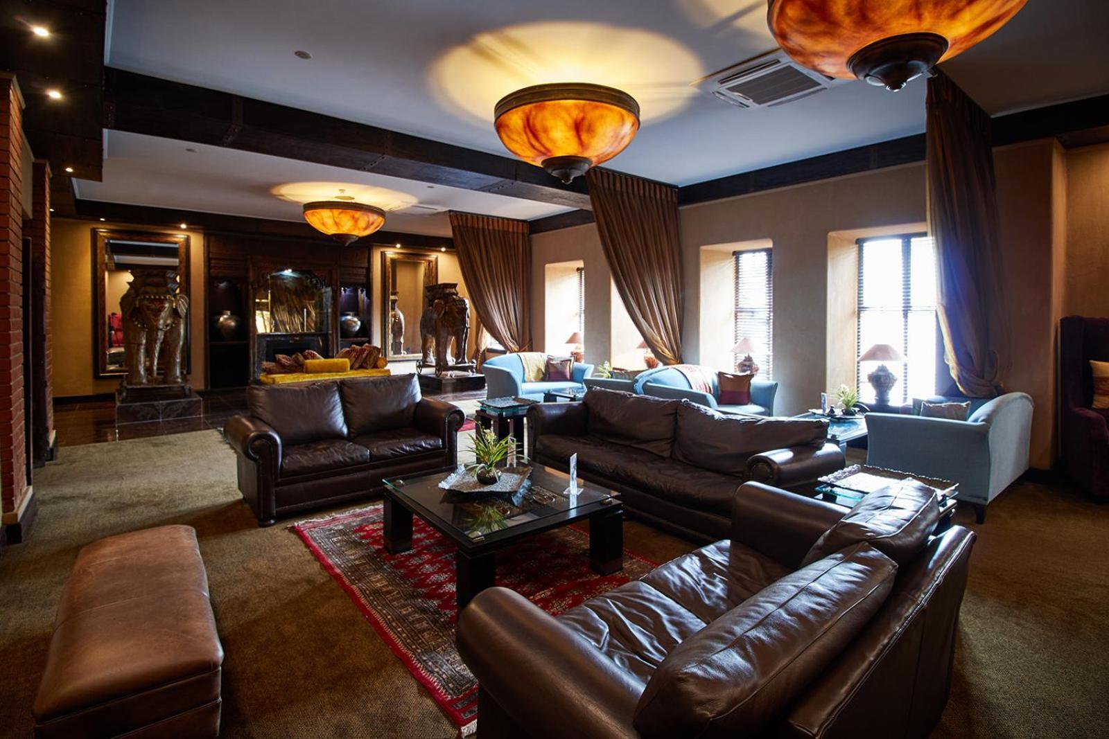 Royal Elephant Hotel & Conference Centre 켄투리온 외부 사진