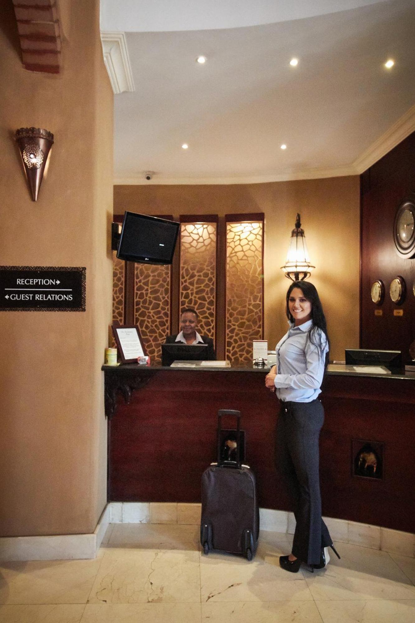 Royal Elephant Hotel & Conference Centre 켄투리온 외부 사진