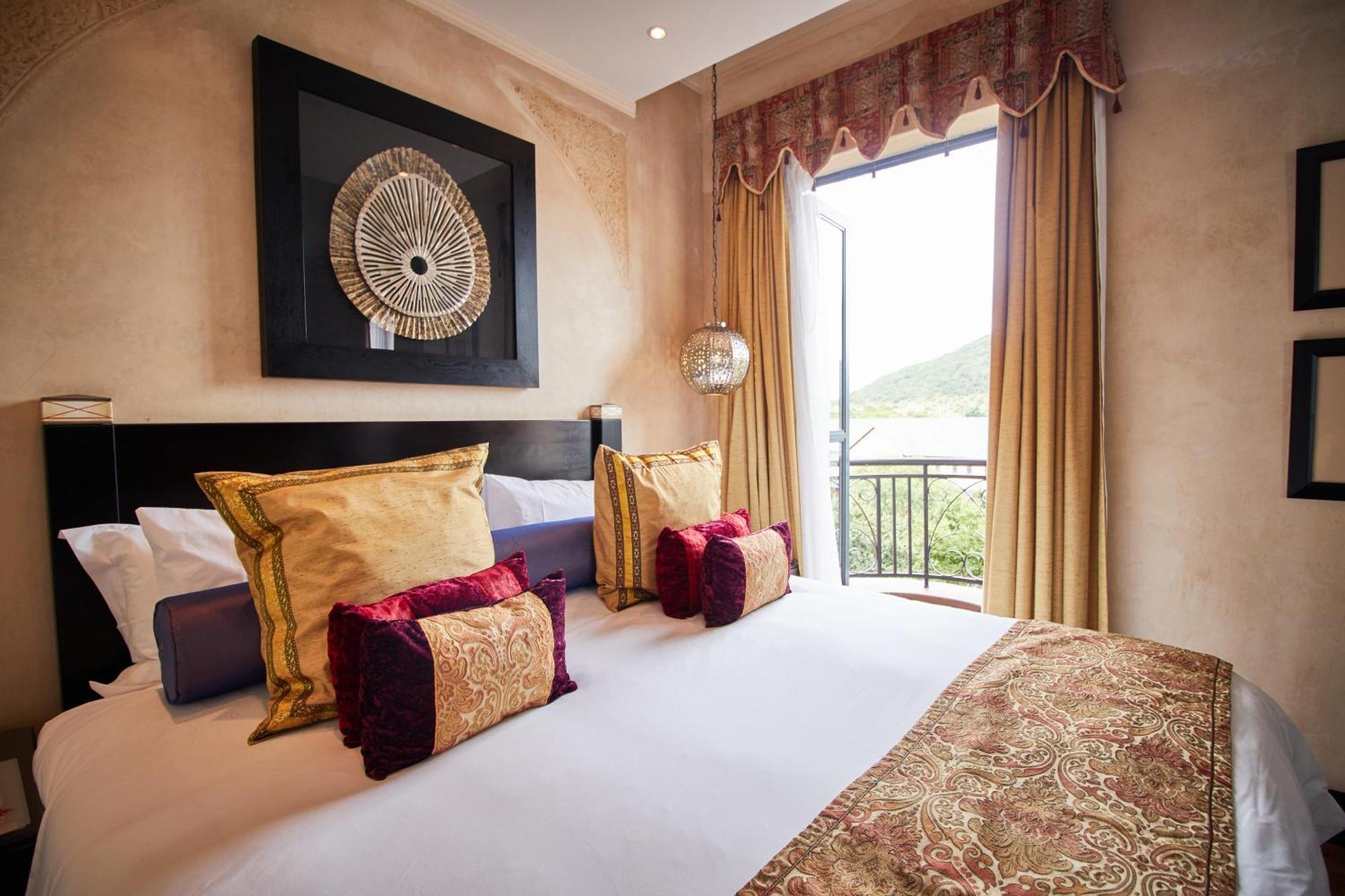 Royal Elephant Hotel & Conference Centre 켄투리온 외부 사진