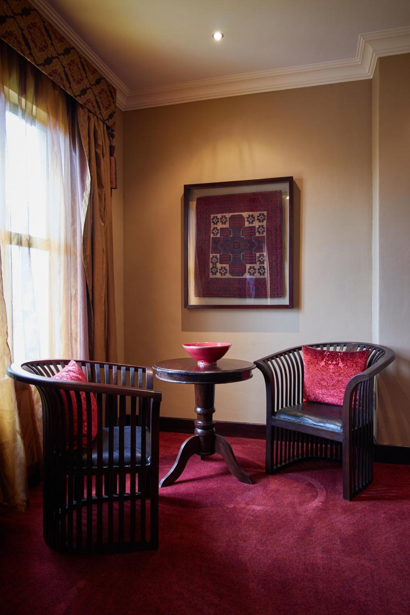 Royal Elephant Hotel & Conference Centre 켄투리온 외부 사진