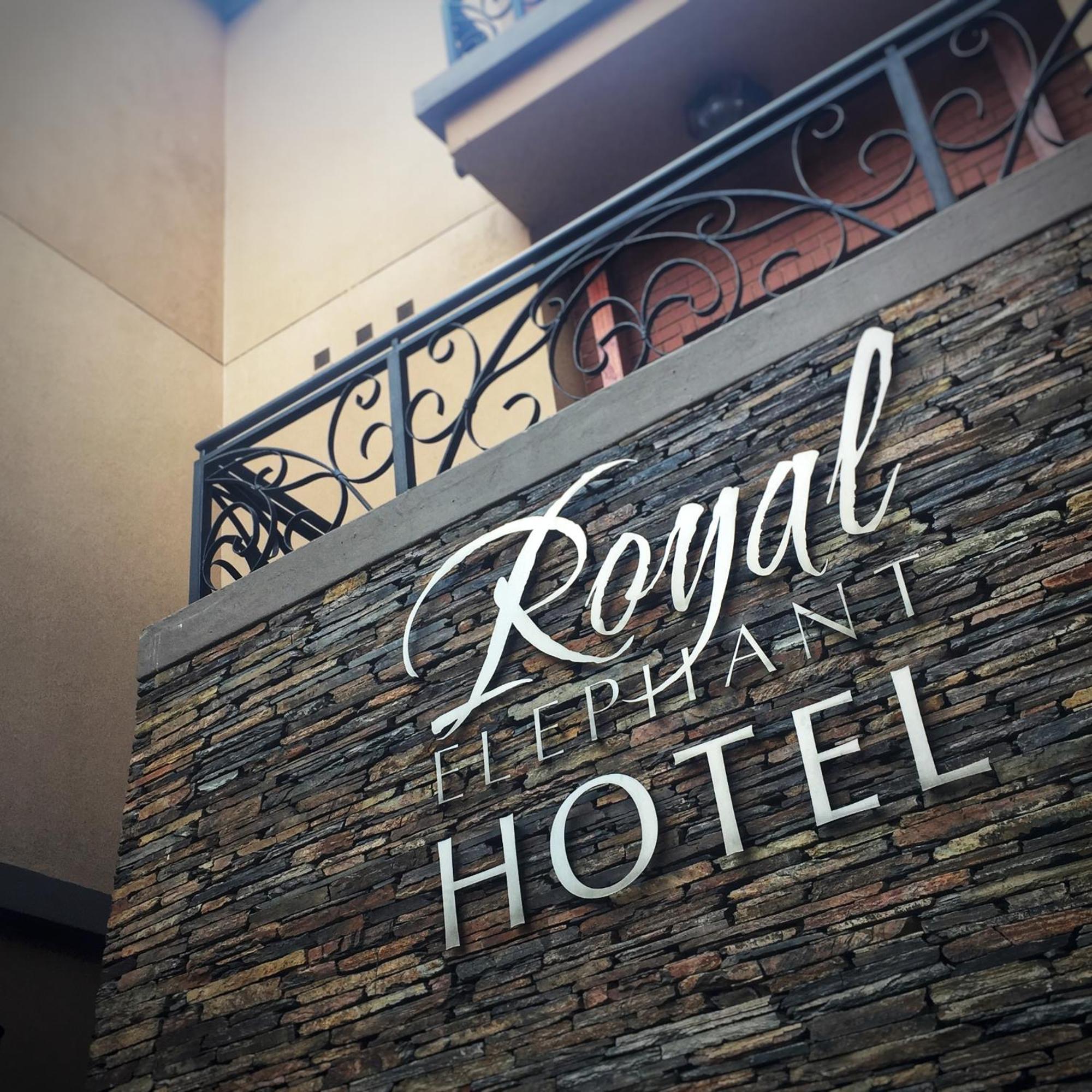 Royal Elephant Hotel & Conference Centre 켄투리온 외부 사진